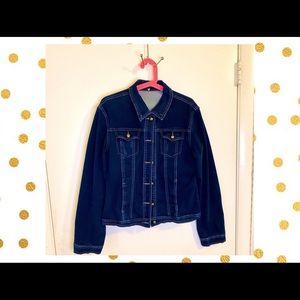 Buttoned dark blue Jean jacket